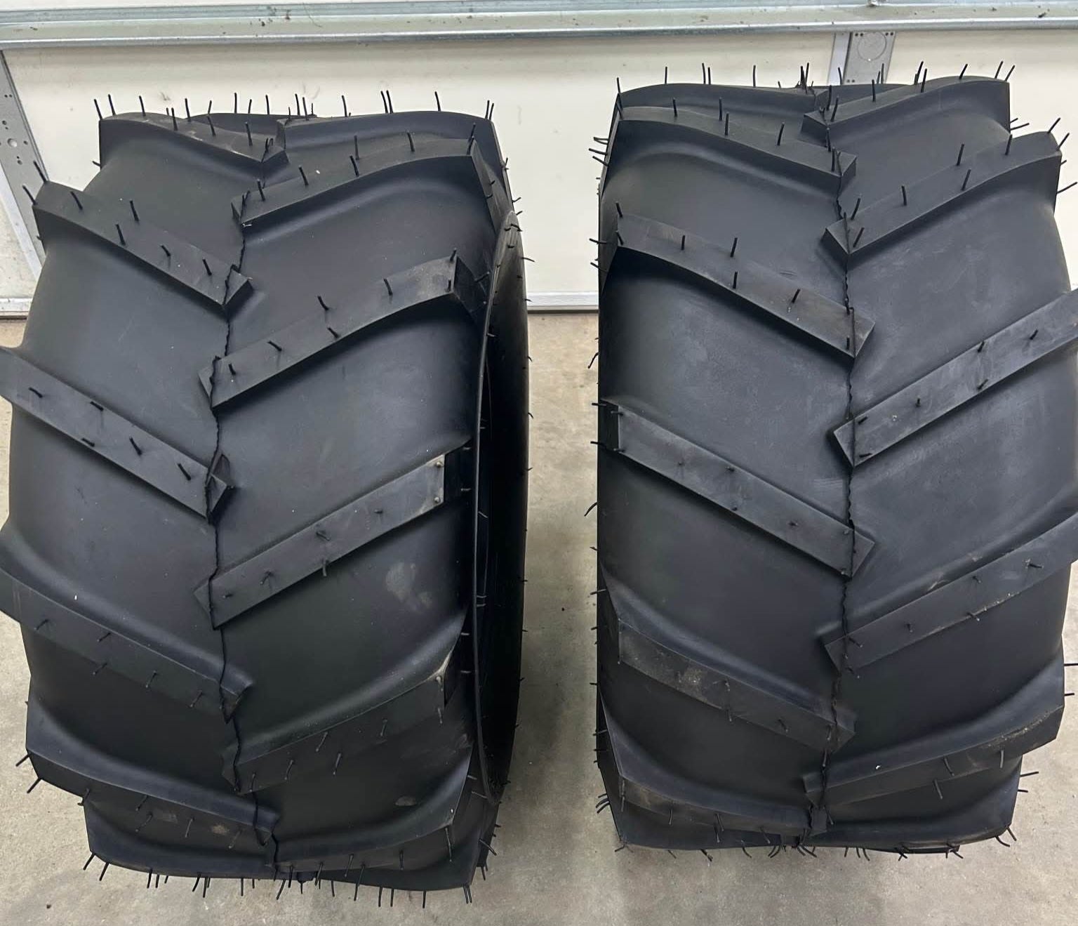 NOS 26x12x12 Superlugs NEVER Mounted